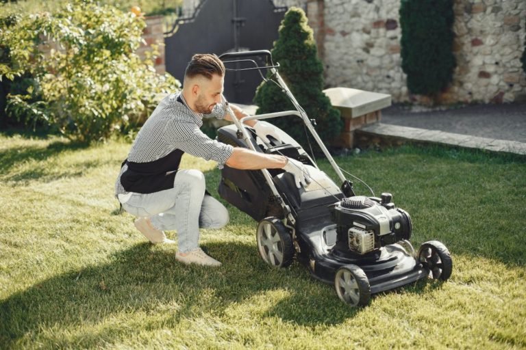 How Does Lawn Mower Engine Work