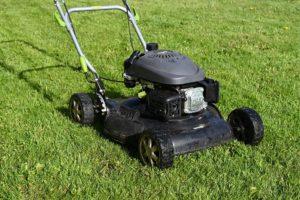 corder vs corderless lawn mower
